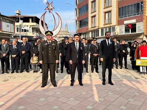 Cumhuriyetimizin kurucusu Gazi Mustafa Kemal Atatürk’ü ebediyete irtihalinin 86. yıl dönümünde saygı, minnet ve rahmetle anıyoruz.